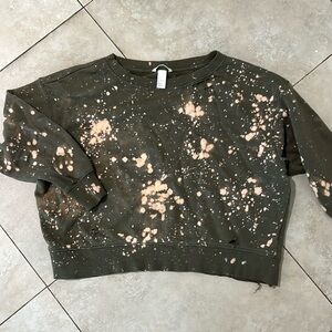 H&M Distressed Bleach Stained Olive Green Sweater Size Large